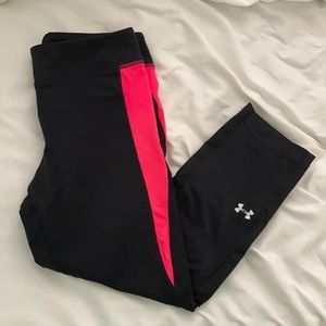 GREAT CONDITION UNDER ARMOUR WORKOUT CAPRIS